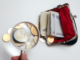 Чиновник попробует прожить на прожиточный минимум