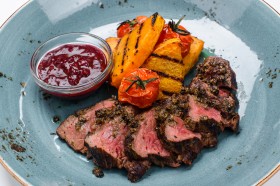 Секреты японской кухни и приготовления вкусного мяса и раскроют на занятии в Гастрономической школе «Абрау-Дюрсо»