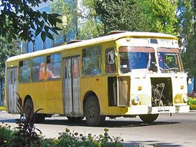 Перевозчикам повысят транспортный налог на старые автобусы