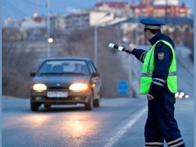 Инспектор ДПС вправе остановить машину, где захочет